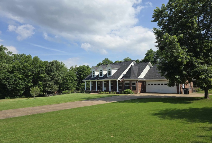 249 ROBIN ST, Munford, Tennessee 38058, 3 Bedrooms Bedrooms, 11 Rooms Rooms,3 BathroomsBathrooms,Residential,For Sale,ROBIN,10223313