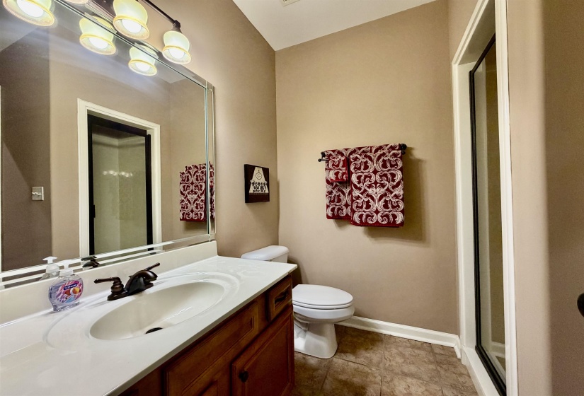 65 BURTON PLACE DR, Oakland, Tennessee 38060, 4 Bedroom Bedrooms, 9 Room Rooms,3 BathroomBathrooms,Residential,For Sale,BURTON PLACE,0,10223316
