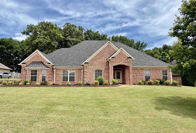 65 BURTON PLACE DR, Oakland, Tennessee 38060, 4 Bedroom Bedrooms, 9 Room Rooms,3 BathroomBathrooms,Residential,For Sale,BURTON PLACE,0,10223316