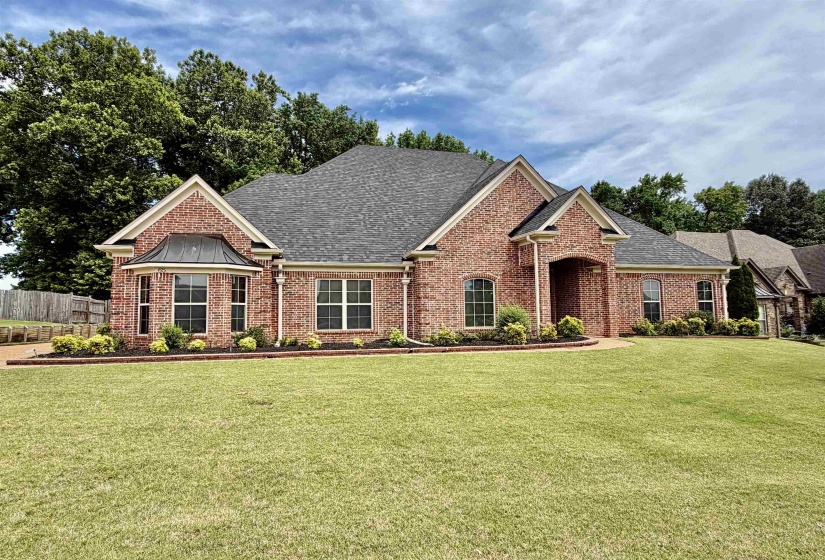65 BURTON PLACE DR, Oakland, Tennessee 38060, 4 Bedroom Bedrooms, 9 Room Rooms,3 BathroomBathrooms,Residential,For Sale,BURTON PLACE,0,10223316