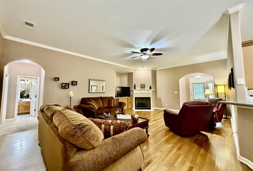 65 BURTON PLACE DR, Oakland, Tennessee 38060, 4 Bedroom Bedrooms, 9 Room Rooms,3 BathroomBathrooms,Residential,For Sale,BURTON PLACE,0,10223316