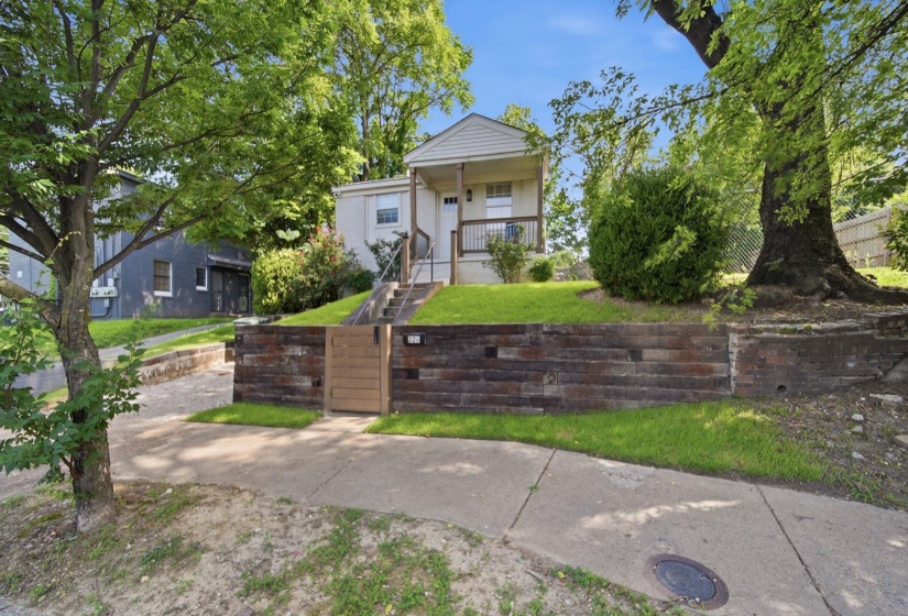 226 GREENLAW AVE, Memphis, Tennessee 38105, 2 Bedroom Bedrooms, 4 Room Rooms,1 BathroomBathrooms,Residential,For Sale,GREENLAW,0,10223319