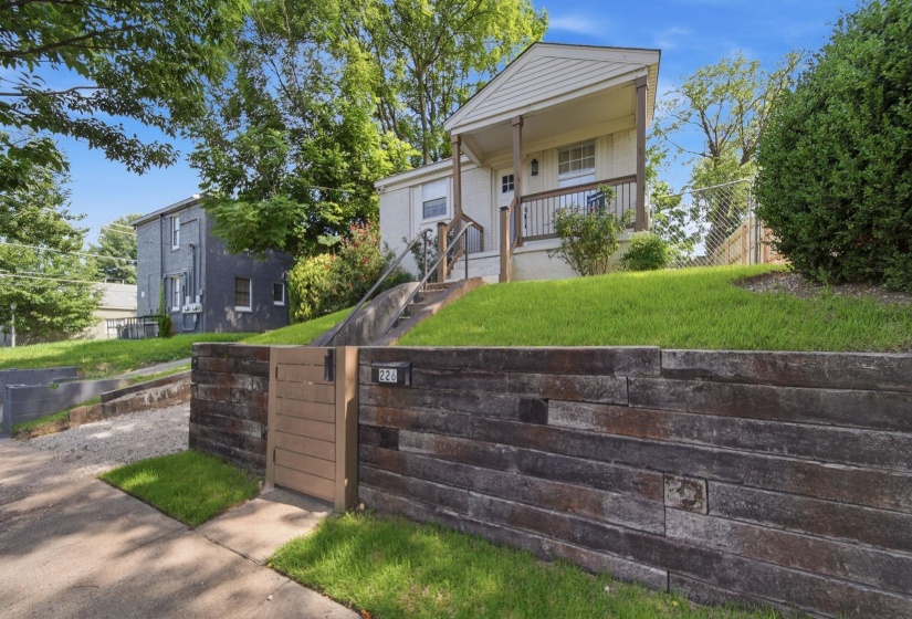 226 GREENLAW AVE, Memphis, Tennessee 38105, 2 Bedroom Bedrooms, 4 Room Rooms,1 BathroomBathrooms,Residential,For Sale,GREENLAW,0,10223319