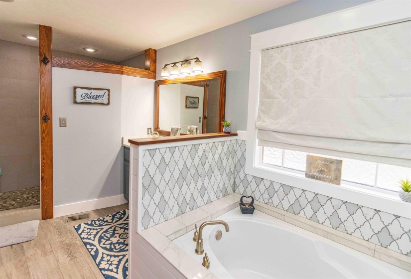 393 FALCON NEW BETHEL RD, Selmer, Tennessee 38375, 4 Bedrooms Bedrooms, 9 Rooms Rooms,2.1 BathroomsBathrooms,Residential,For Sale,FALCON NEW BETHEL,10223335