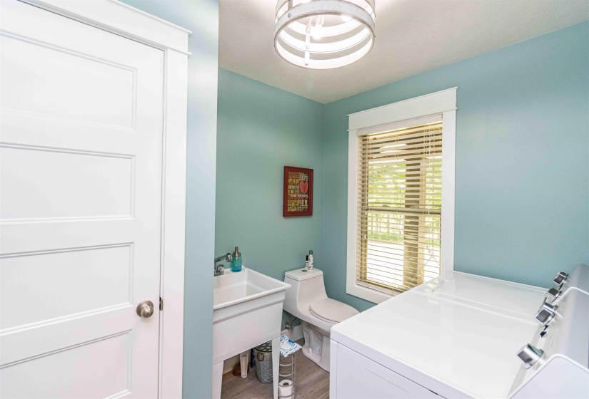 393 FALCON NEW BETHEL RD, Selmer, Tennessee 38375, 4 Bedrooms Bedrooms, 9 Rooms Rooms,2.1 BathroomsBathrooms,Residential,For Sale,FALCON NEW BETHEL,10223335