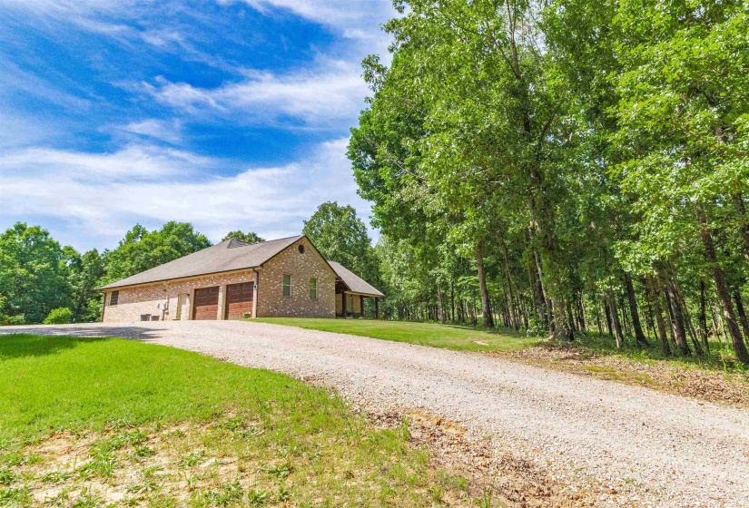 393 FALCON NEW BETHEL RD, Selmer, Tennessee 38375, 4 Bedrooms Bedrooms, 9 Rooms Rooms,2.1 BathroomsBathrooms,Residential,For Sale,FALCON NEW BETHEL,10223335