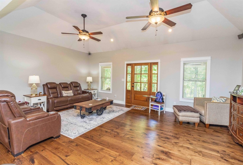 393 FALCON NEW BETHEL RD, Selmer, Tennessee 38375, 4 Bedrooms Bedrooms, 9 Rooms Rooms,2.1 BathroomsBathrooms,Residential,For Sale,FALCON NEW BETHEL,10223335