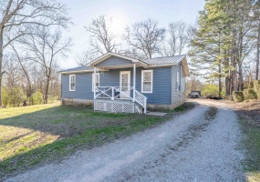 844 PINE ST, Selmer, Tennessee 38375-1253, 3 Bedrooms Bedrooms, 7 Rooms Rooms,1 BathroomBathrooms,Residential,For Sale,PINE,10213344
