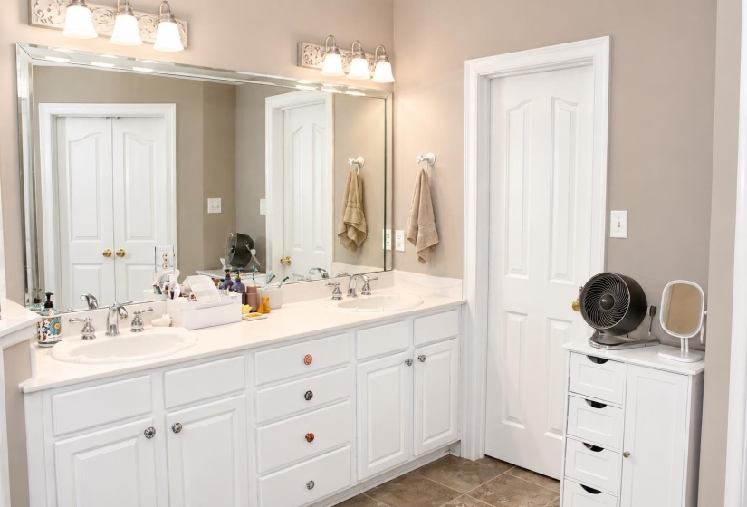 3654 WYNWOOD CV, Collierville, Tennessee 38017, 4 Bedroom Bedrooms, 9 Room Rooms,3.1 BathroomBathrooms,Residential,For Sale,WYNWOOD,0,10222363