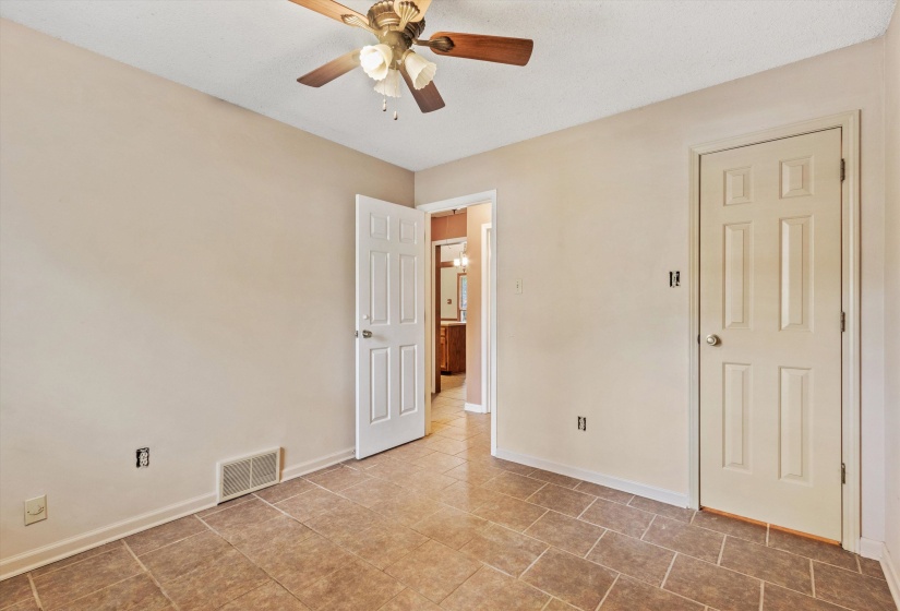 7009 ROCKY CREEK DR, Memphis, Tennessee 38125, 3 Bedrooms Bedrooms, 6 Rooms Rooms,2 BathroomsBathrooms,Residential,For Sale,ROCKY CREEK,10223349