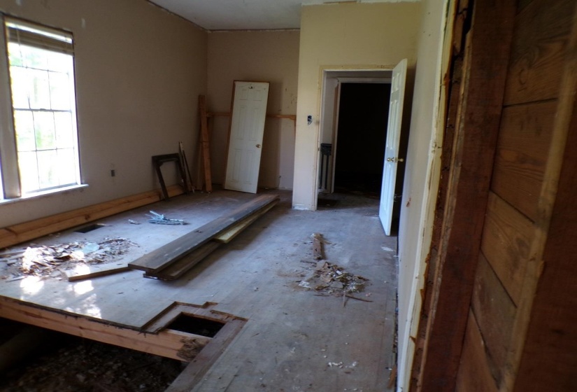 227 5TH ST, Selmer, Tennessee 38375, 2 Bedroom Bedrooms, 6 Room Rooms,1 BathroomBathrooms,Residential,For Sale,5TH,0,10223350