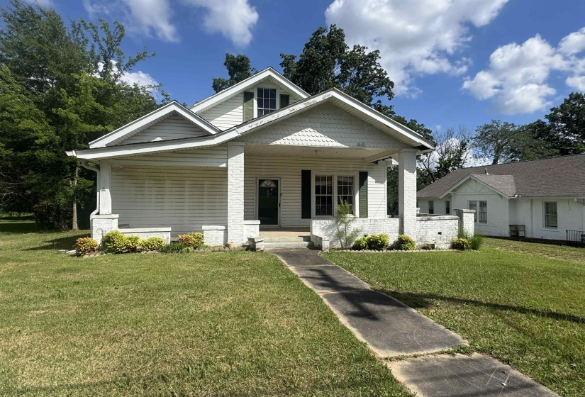 227 5TH ST, Selmer, Tennessee 38375, 2 Bedroom Bedrooms, 6 Room Rooms,1 BathroomBathrooms,Residential,For Sale,5TH,0,10223350
