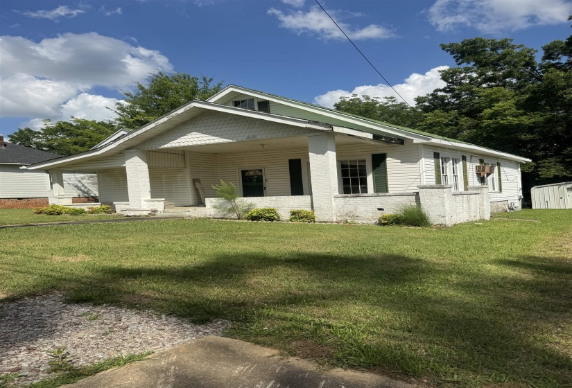 227 5TH ST, Selmer, Tennessee 38375, 2 Bedroom Bedrooms, 6 Room Rooms,1 BathroomBathrooms,Residential,For Sale,5TH,0,10223350