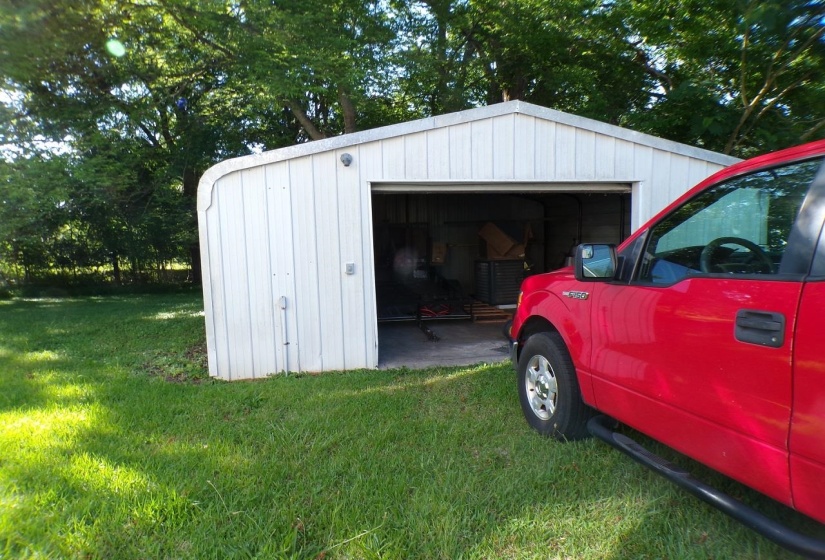 227 5TH ST, Selmer, Tennessee 38375, 2 Bedroom Bedrooms, 6 Room Rooms,1 BathroomBathrooms,Residential,For Sale,5TH,0,10223350