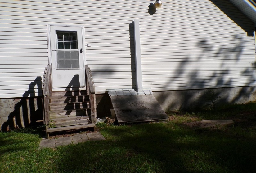 227 5TH ST, Selmer, Tennessee 38375, 2 Bedroom Bedrooms, 6 Room Rooms,1 BathroomBathrooms,Residential,For Sale,5TH,0,10223350