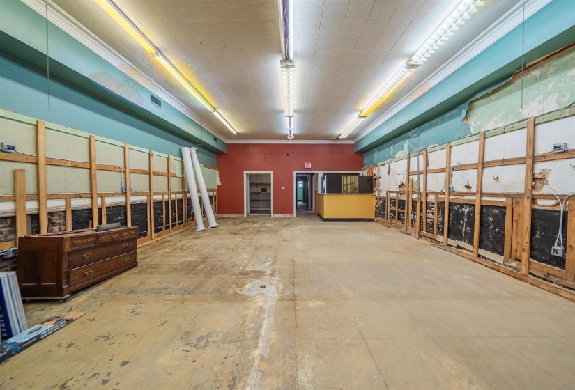 149 COURT AVE, Selmer, Tennessee 38375-2183, ,Commercial/industrial,For Sale,COURT,10223364