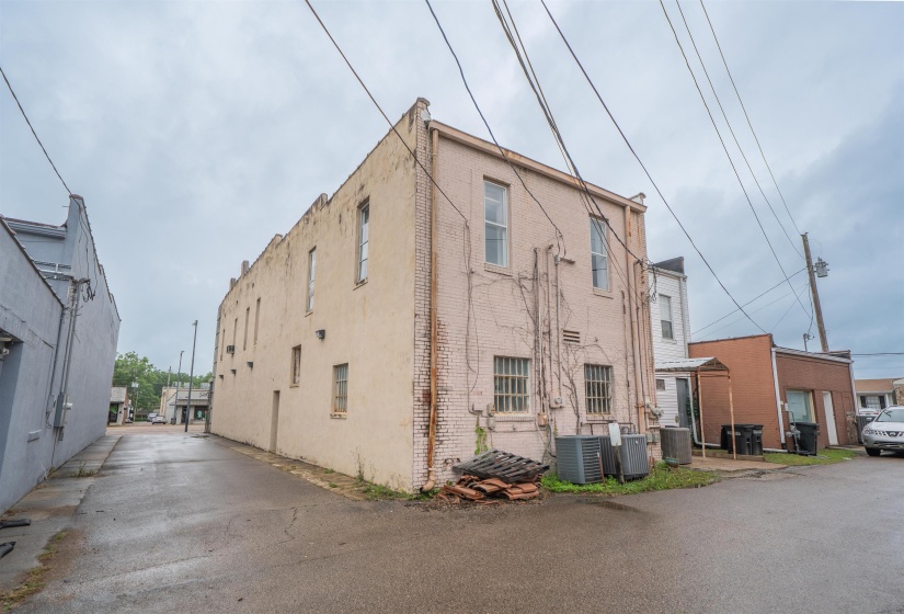 149 COURT AVE, Selmer, Tennessee 38375-2183, ,Commercial/industrial,For Sale,COURT,10223364