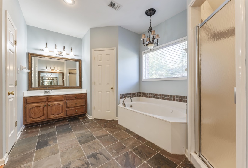 4279 HIGH PLAINS RD, Bartlett, Tennessee 38135, 4 Bedrooms Bedrooms, 9 Rooms Rooms,3.1 BathroomsBathrooms,Residential,For Sale,HIGH PLAINS,10223360