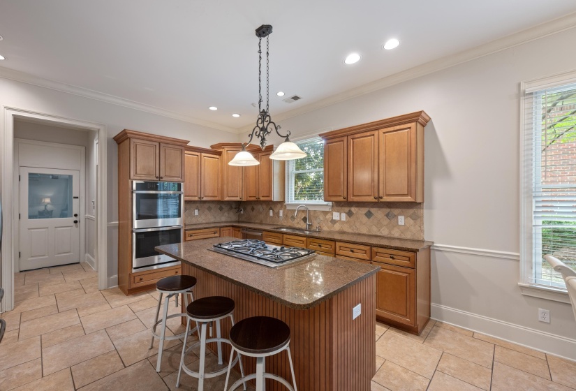 1634 LAUREL KNOLL CIR, Germantown, Tennessee 38139, 4 Bedrooms Bedrooms, 9 Rooms Rooms,3.1 BathroomsBathrooms,Residential,For Sale,LAUREL KNOLL,10223369