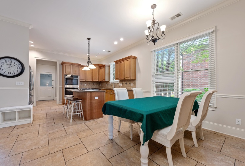 1634 LAUREL KNOLL CIR, Germantown, Tennessee 38139, 4 Bedrooms Bedrooms, 9 Rooms Rooms,3.1 BathroomsBathrooms,Residential,For Sale,LAUREL KNOLL,10223369