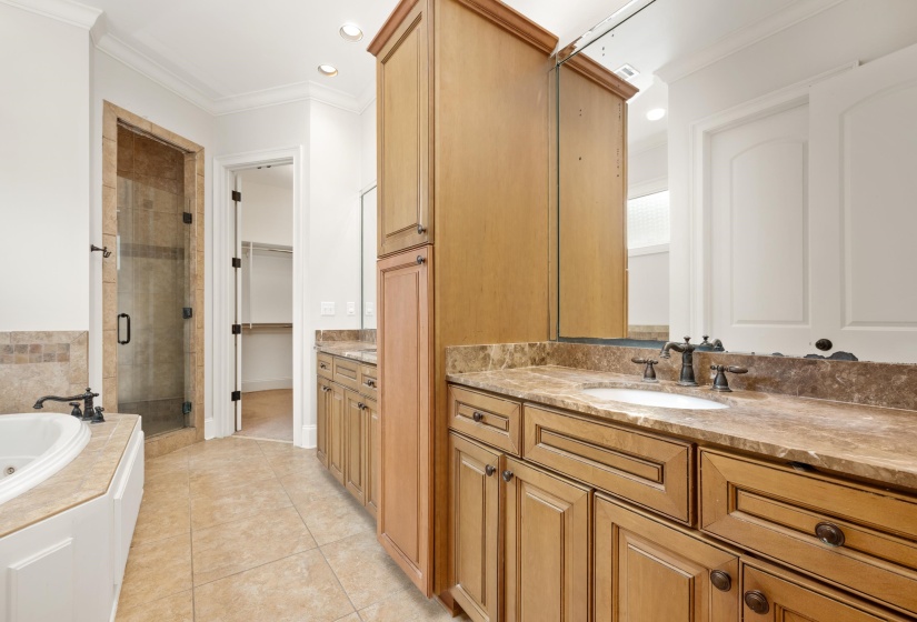 1634 LAUREL KNOLL CIR, Germantown, Tennessee 38139, 4 Bedrooms Bedrooms, 9 Rooms Rooms,3.1 BathroomsBathrooms,Residential,For Sale,LAUREL KNOLL,10223369
