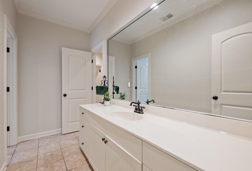 1634 LAUREL KNOLL CIR, Germantown, Tennessee 38139, 4 Bedrooms Bedrooms, 9 Rooms Rooms,3.1 BathroomsBathrooms,Residential,For Sale,LAUREL KNOLL,10223369