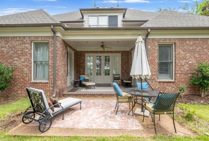 1634 LAUREL KNOLL CIR, Germantown, Tennessee 38139, 4 Bedrooms Bedrooms, 9 Rooms Rooms,3.1 BathroomsBathrooms,Residential,For Sale,LAUREL KNOLL,10223369