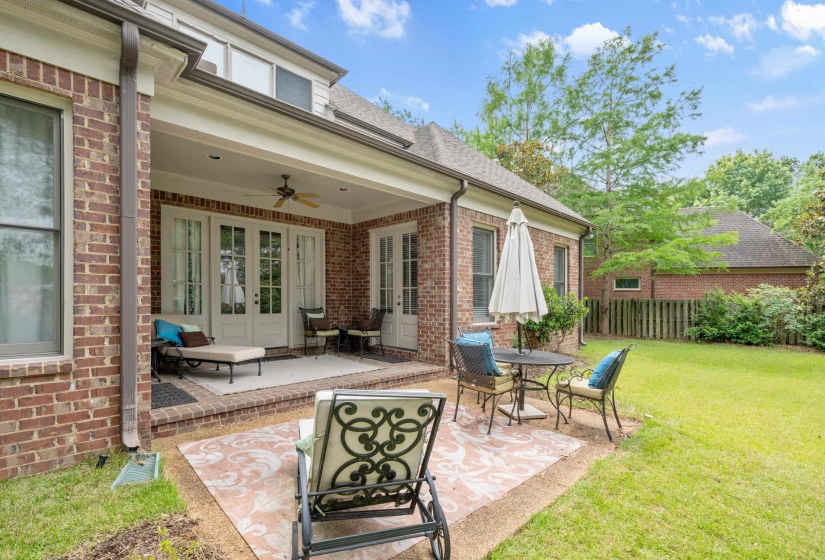 1634 LAUREL KNOLL CIR, Germantown, Tennessee 38139, 4 Bedrooms Bedrooms, 9 Rooms Rooms,3.1 BathroomsBathrooms,Residential,For Sale,LAUREL KNOLL,10223369