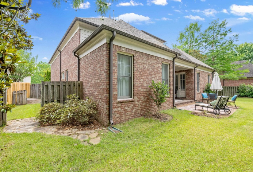 1634 LAUREL KNOLL CIR, Germantown, Tennessee 38139, 4 Bedrooms Bedrooms, 9 Rooms Rooms,3.1 BathroomsBathrooms,Residential,For Sale,LAUREL KNOLL,10223369