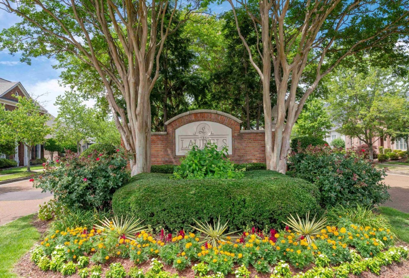 1634 LAUREL KNOLL CIR, Germantown, Tennessee 38139, 4 Bedrooms Bedrooms, 9 Rooms Rooms,3.1 BathroomsBathrooms,Residential,For Sale,LAUREL KNOLL,10223369