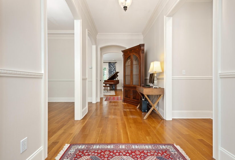 1634 LAUREL KNOLL CIR, Germantown, Tennessee 38139, 4 Bedrooms Bedrooms, 9 Rooms Rooms,3.1 BathroomsBathrooms,Residential,For Sale,LAUREL KNOLL,10223369