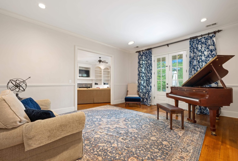 1634 LAUREL KNOLL CIR, Germantown, Tennessee 38139, 4 Bedrooms Bedrooms, 9 Rooms Rooms,3.1 BathroomsBathrooms,Residential,For Sale,LAUREL KNOLL,10223369
