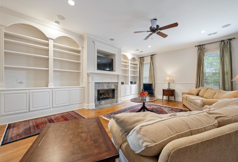 1634 LAUREL KNOLL CIR, Germantown, Tennessee 38139, 4 Bedrooms Bedrooms, 9 Rooms Rooms,3.1 BathroomsBathrooms,Residential,For Sale,LAUREL KNOLL,10223369