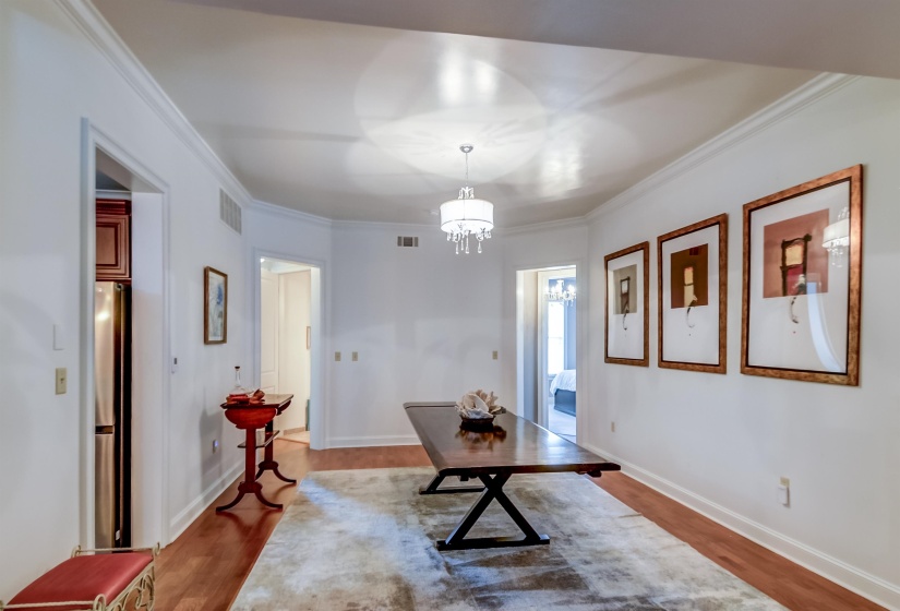 591 LEXINGTON CLUB CT, Memphis, Tennessee 38117, 2 Bedrooms Bedrooms, 5 Rooms Rooms,2 BathroomsBathrooms,Residential,For Sale,LEXINGTON CLUB,10223370