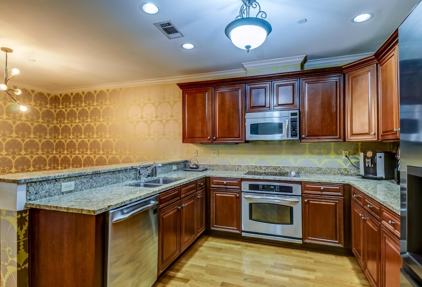 591 LEXINGTON CLUB CT, Memphis, Tennessee 38117, 2 Bedrooms Bedrooms, 5 Rooms Rooms,2 BathroomsBathrooms,Residential,For Sale,LEXINGTON CLUB,10223370
