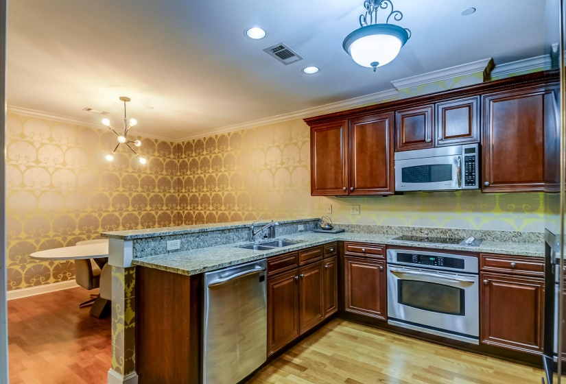 591 LEXINGTON CLUB CT, Memphis, Tennessee 38117, 2 Bedrooms Bedrooms, 5 Rooms Rooms,2 BathroomsBathrooms,Residential,For Sale,LEXINGTON CLUB,10223370