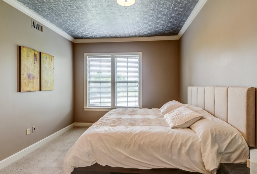 591 LEXINGTON CLUB CT, Memphis, Tennessee 38117, 2 Bedrooms Bedrooms, 5 Rooms Rooms,2 BathroomsBathrooms,Residential,For Sale,LEXINGTON CLUB,10223370