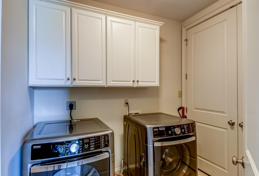 591 LEXINGTON CLUB CT, Memphis, Tennessee 38117, 2 Bedrooms Bedrooms, 5 Rooms Rooms,2 BathroomsBathrooms,Residential,For Sale,LEXINGTON CLUB,10223370
