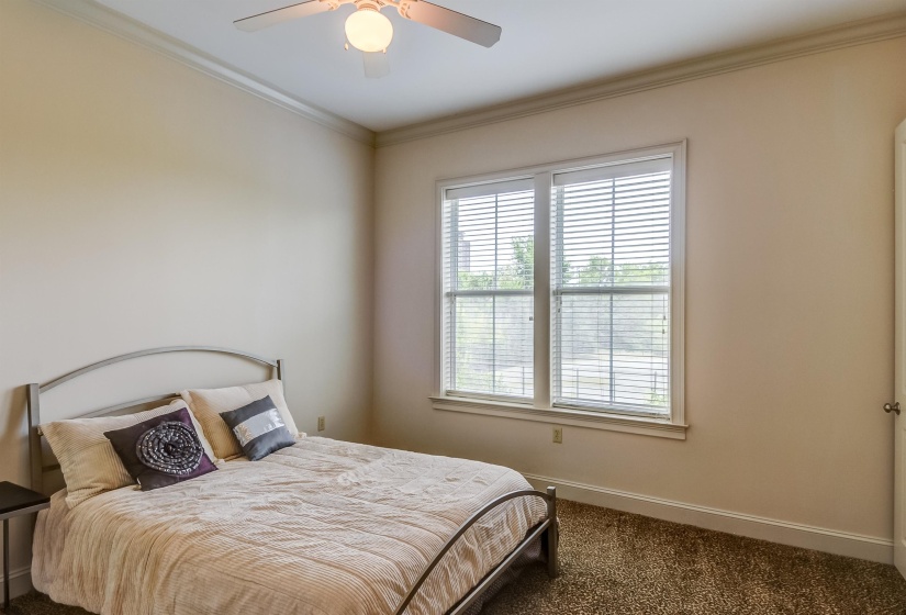 591 LEXINGTON CLUB CT, Memphis, Tennessee 38117, 2 Bedrooms Bedrooms, 5 Rooms Rooms,2 BathroomsBathrooms,Residential,For Sale,LEXINGTON CLUB,10223370