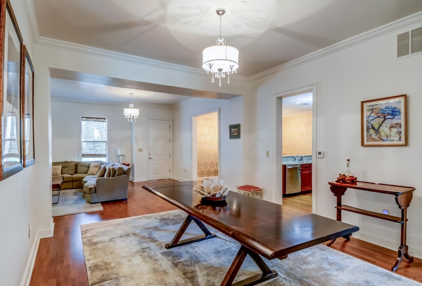 591 LEXINGTON CLUB CT, Memphis, Tennessee 38117, 2 Bedrooms Bedrooms, 5 Rooms Rooms,2 BathroomsBathrooms,Residential,For Sale,LEXINGTON CLUB,10223370