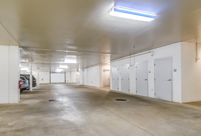 591 LEXINGTON CLUB CT, Memphis, Tennessee 38117, 2 Bedrooms Bedrooms, 5 Rooms Rooms,2 BathroomsBathrooms,Residential,For Sale,LEXINGTON CLUB,10223370
