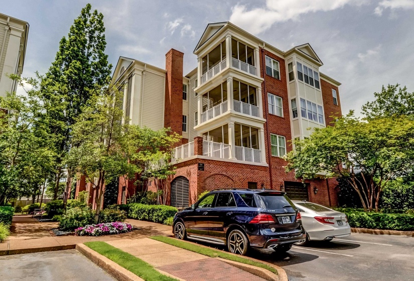 591 LEXINGTON CLUB CT, Memphis, Tennessee 38117, 2 Bedrooms Bedrooms, 5 Rooms Rooms,2 BathroomsBathrooms,Residential,For Sale,LEXINGTON CLUB,10223370