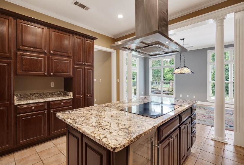 7590 CHAPEL CREEK PKY, Memphis, Tennessee 38016, 3 Bedrooms Bedrooms, 11 Rooms Rooms,4.1 BathroomsBathrooms,Residential,For Sale,CHAPEL CREEK,10223373