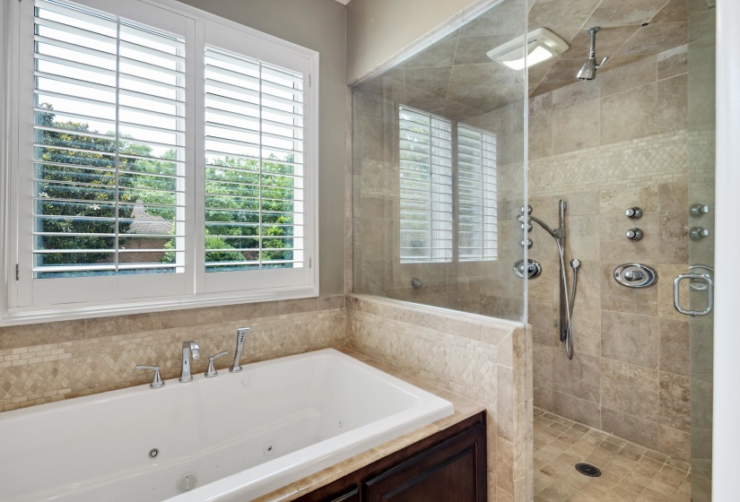7590 CHAPEL CREEK PKY, Memphis, Tennessee 38016, 3 Bedrooms Bedrooms, 11 Rooms Rooms,4.1 BathroomsBathrooms,Residential,For Sale,CHAPEL CREEK,10223373