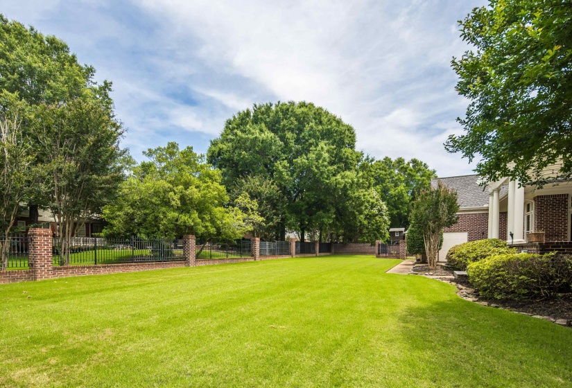 7590 CHAPEL CREEK PKY, Memphis, Tennessee 38016, 3 Bedrooms Bedrooms, 11 Rooms Rooms,4.1 BathroomsBathrooms,Residential,For Sale,CHAPEL CREEK,10223373