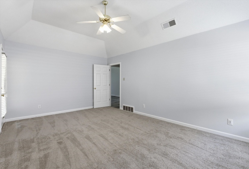 8136 COUNTRY MILL CV, Memphis, Tennessee 38016, 3 Bedrooms Bedrooms, 6 Rooms Rooms,2 BathroomsBathrooms,Residential,For Sale,COUNTRY MILL,10223375