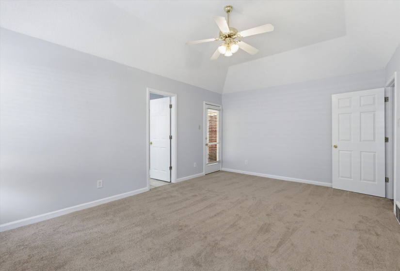 8136 COUNTRY MILL CV, Memphis, Tennessee 38016, 3 Bedrooms Bedrooms, 6 Rooms Rooms,2 BathroomsBathrooms,Residential,For Sale,COUNTRY MILL,10223375