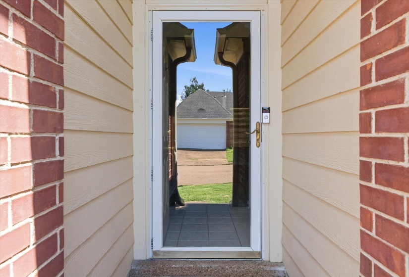 8136 COUNTRY MILL CV, Memphis, Tennessee 38016, 3 Bedrooms Bedrooms, 6 Rooms Rooms,2 BathroomsBathrooms,Residential,For Sale,COUNTRY MILL,10223375