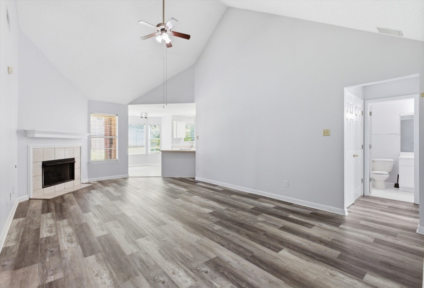 8136 COUNTRY MILL CV, Memphis, Tennessee 38016, 3 Bedrooms Bedrooms, 6 Rooms Rooms,2 BathroomsBathrooms,Residential,For Sale,COUNTRY MILL,10223375