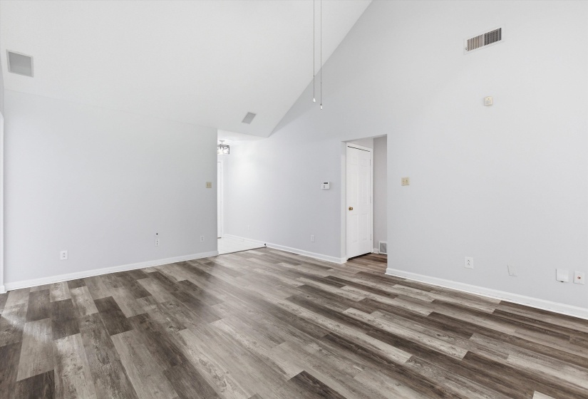 8136 COUNTRY MILL CV, Memphis, Tennessee 38016, 3 Bedrooms Bedrooms, 6 Rooms Rooms,2 BathroomsBathrooms,Residential,For Sale,COUNTRY MILL,10223375